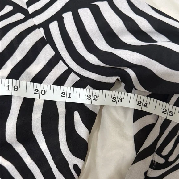 Trina Turk x INC XL 14/16 Zebra Print Dressy Top with Rainbow Cuffs NEW - Picture 10 of 11